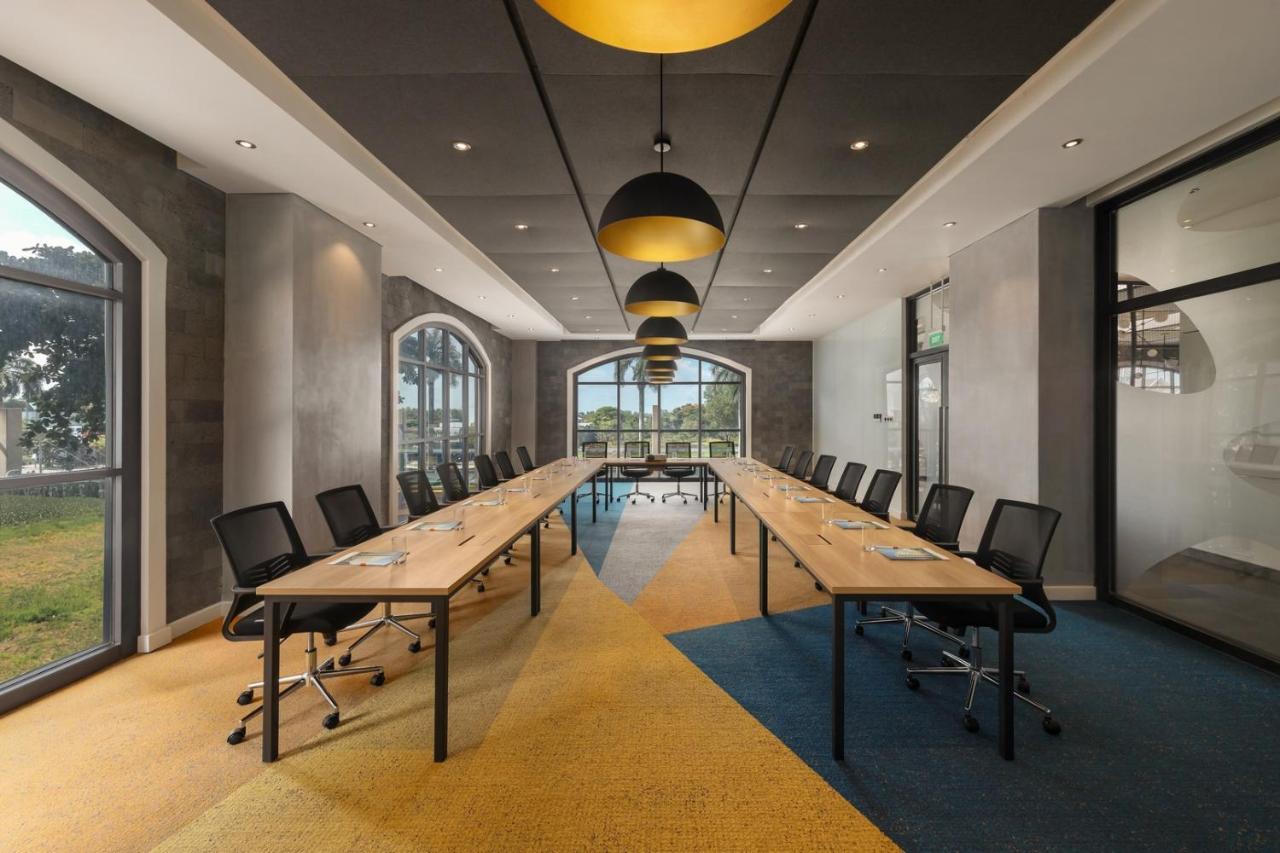 Hotel Hiive By Fusion Binh Duong - Vsip 1 Thuan An Esterno foto